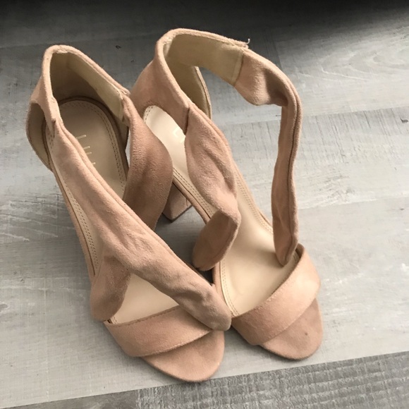 Liliana Heels - Picture 3 of 7